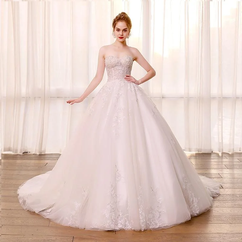 Plus Size Lace Sweetheart Floor Length Bridal Gowns with Court Train